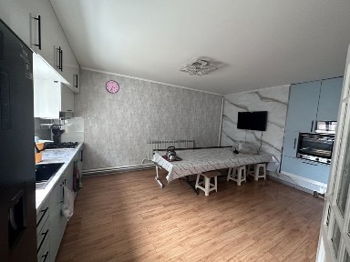 Продам дом из 4-х комнат с отдельной столовой