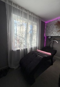 Сдам кушетку мастеру в проходимом салоне