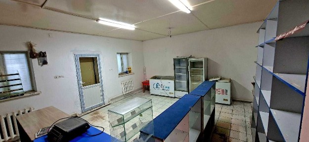 Сдается помещение под магазин и продажи разливных напитков (пива)