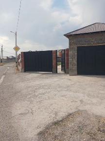 Ассалаумағалайкум, Азат мкр үи сатылады, жолдың бойында.