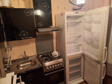продам 2х-комн. кв. в Алматы, мкр. 10. НЕугловая, НЕзалоговая, с мебелью.