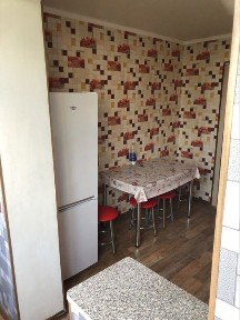 Сдам 2 х ком квартиру 8 микр райой 101 стр бригады остановка Каз почта