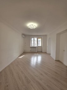Квартира в золотом квадрате. Улица Кунаева 83. Светлая, уютная.