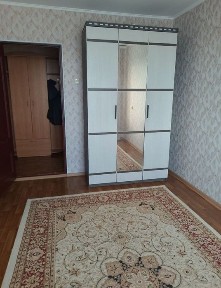 Срочно сдам 2 к кв. В центре города 12 мкр. Возле отеля Дастан