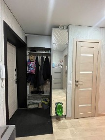 Продам квартиру двух комнатную на втором этаже в 5 этажном доме