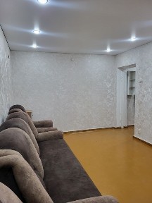 Продам 2-х комнатную квартиру в центре
