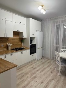 В продаже 1 комнатная в мкр. Береке на 3 этаже ( с ремонтом )