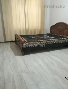 Посуточно квартира район Автовокзала и Казына торговый дом