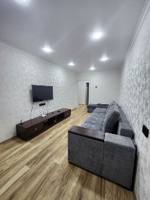 3-комн квартира посуточно, свежий ремонт, 14 мкр Кошербаева 24г