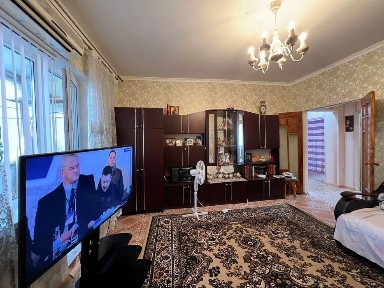 Продаётся Ленинградского проекта ул. Шаталюка 52. 4х комнатная на 4