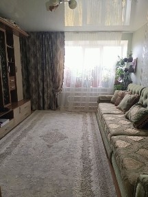 Продам квартиру трехкомнатную