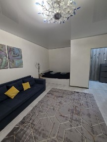 Продам красивую, уютную квартиру в высотке 4-84