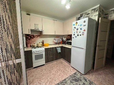 Продам 1 комнатную квартиру в районе Плазы. Торг