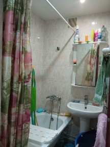 Продам четырех комнатную квартиру третий этаж