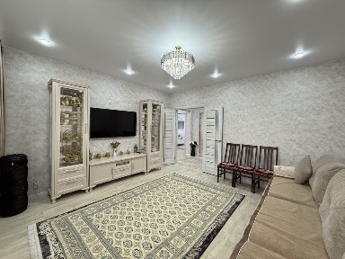 В Центре продаётся 4х комн. кв Лен проекта Сатпаева 102а на 2 этаже