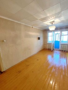 продам 2 ком квартиру на Соколе на 2 этаже