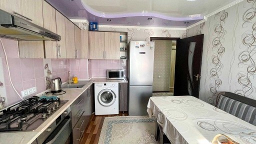 Продается 2 комнатная квартира в мкр Центр Айман ИмпериЯ