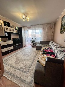 Продам Срочно! 3х ком. кв. с мебелью техникой улица Б. Александрова, 11