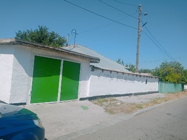 4 бөлмелі жер үй сатылады.
