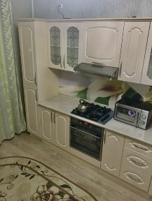 2000 тенге Час. 1-но комнатная по улице Абая
