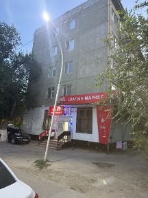 3 бөлмелі мен 1 бөлмелі квартираны қосқан үлкен квартира