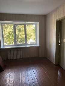 Продам двухкомнатную квартиру, проспект Назарбаева 30, первый этаж