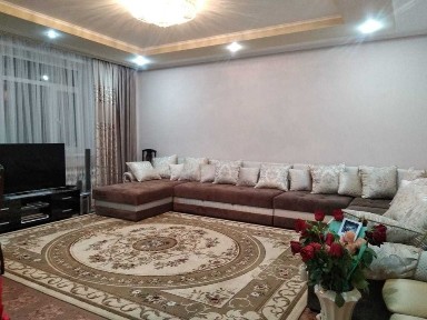 Продам 4х комнатную квартиру с гаражом в районе КСК