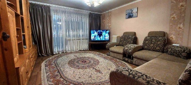 Аренда 3-х комнатной, улучшенной планировки. Ул. 50 лет Октября 102 г.