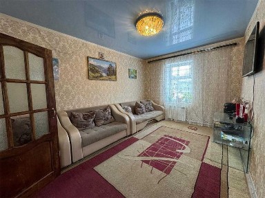 Продам 4х комн отдельно стоящий дом город 9а квартал