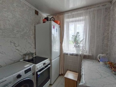Продаю 1 комнатную квартиру в 23 микрорайоне.