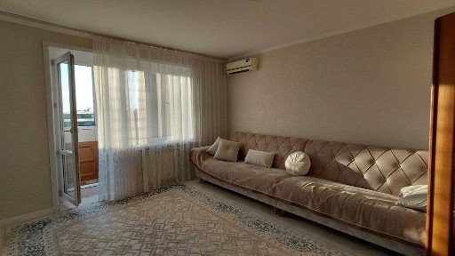 Продам 3 ком квартиру улучшенной планировки в центре
