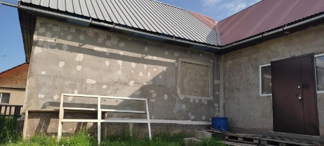 Үй сатылады. Үлкен жер учаскесімен. Ұзынағаш ауылында
