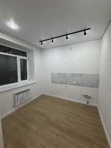 3-комнатная, 80 м², с ремонтом заезжай и живи.