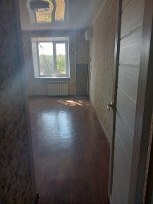 Продам двухкомнатную квартиру, 3 этаж, проспект Комсомольский дом 8