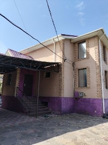 Отдельный дом в живописном месте в городе, свежий воздух, вид на горы