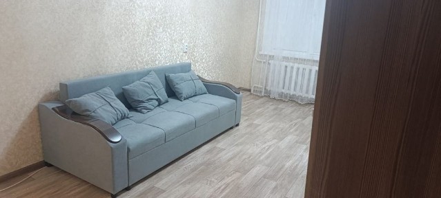 Сдам семейным двухкомнатную квартиру