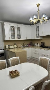 Продажа 4-комнатной квартиры в районе Береке