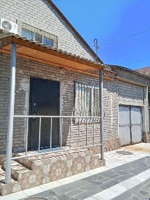 Продаётся отдельный двух этажный кирпичный 6ти комнатный дом 180м2