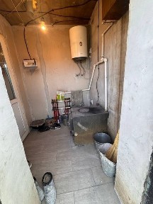 Продаю участок с времянкой