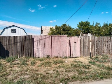 Продам дом с земельным участком под строительство
