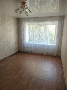 Продам трёхкомнатную квартиру в панельном доме в 4 микрорайоне.