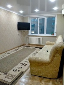 Продам 2 комнатную, Абая 31, в центре города