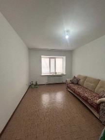Продам 2 комн. кв в районе НурСити 1 мкр. 57м2. Окна на 2 стороны