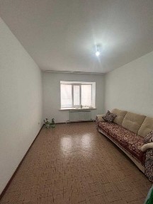 Продам 2 комн. кв в районе НурСити 1 мкр. 57м2. Окна на 2 стороны