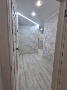 Продам 2 ком новоя планировка в центре