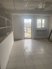 Сдается цокльное помещение в аренду в долгий срок. Вся коммуникация