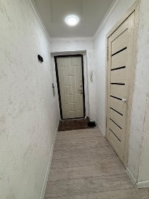 Сдаю 1 ком квартиру на 2 этаже центр
