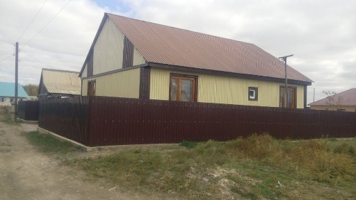 Продается дом по адрес восточный правый 6828, остановка протока.