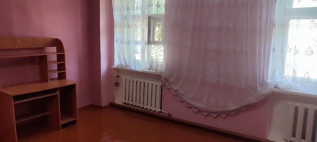 Сдам двухкомнатнуб квартиру район жилгородок, находиться где Дом Метал