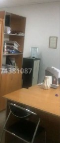 Срочно сдам офис в ходовом и оживленном районе в нутри помещения